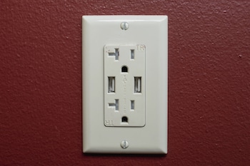 red roof inn and suites calhoun