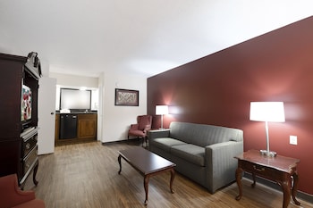 red roof inn and suites calhoun