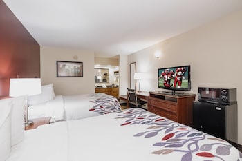 red roof inn and suites calhoun