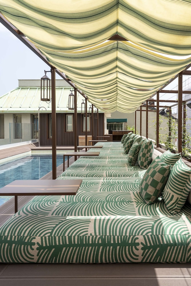 radisson collection hotel santa sofia milan