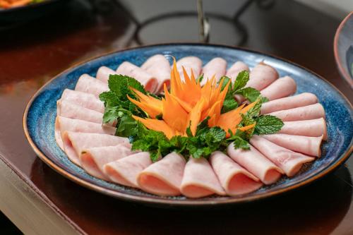 hanoi airport suites hostel and travel