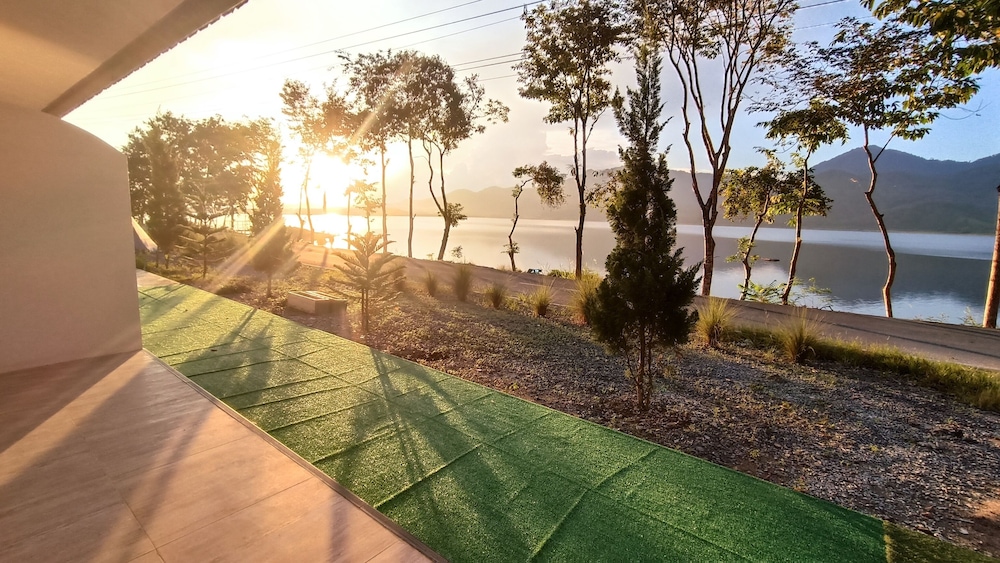 lake camp resort