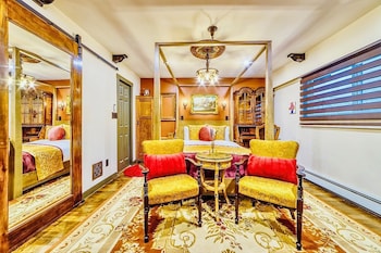 neocolonial nouveau kensington vacation home
