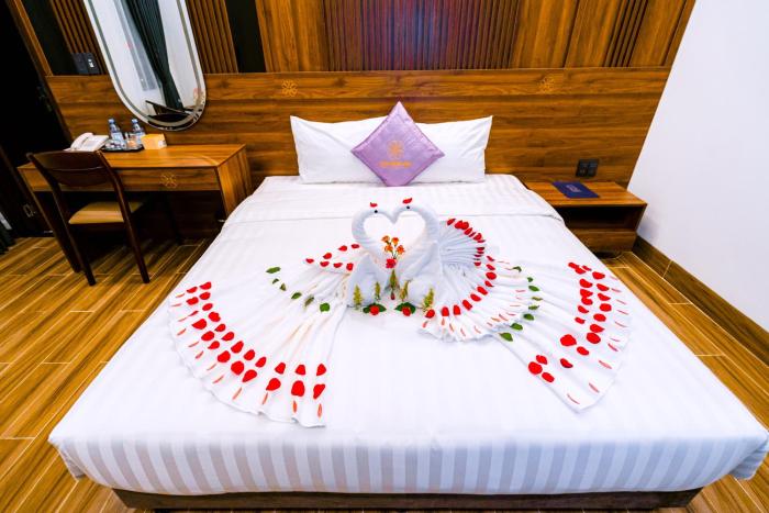 hue golden inn hotel