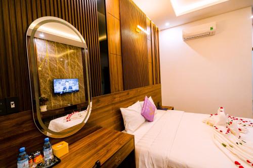 hue golden inn hotel