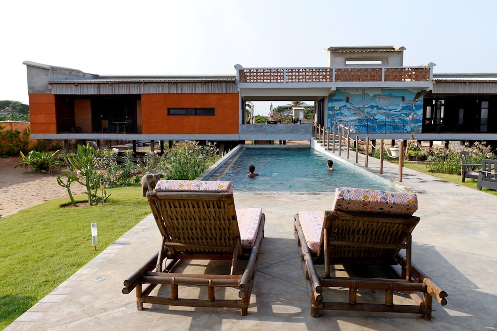 la maison bleue lome