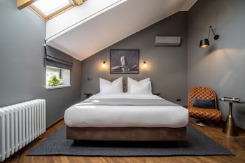 the viaduct suites and more