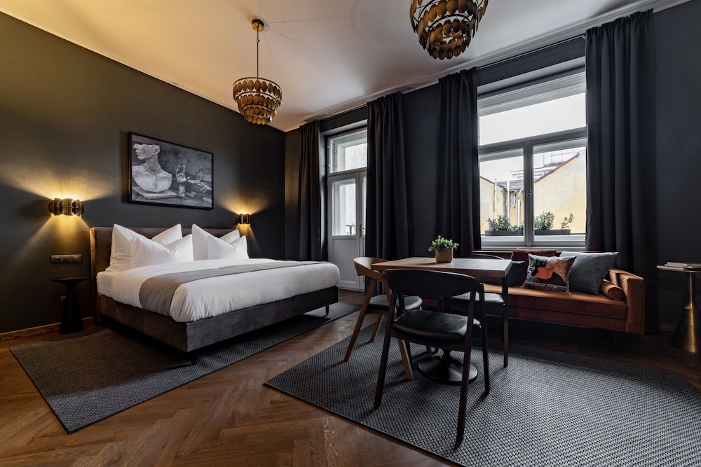 the viaduct suites and more