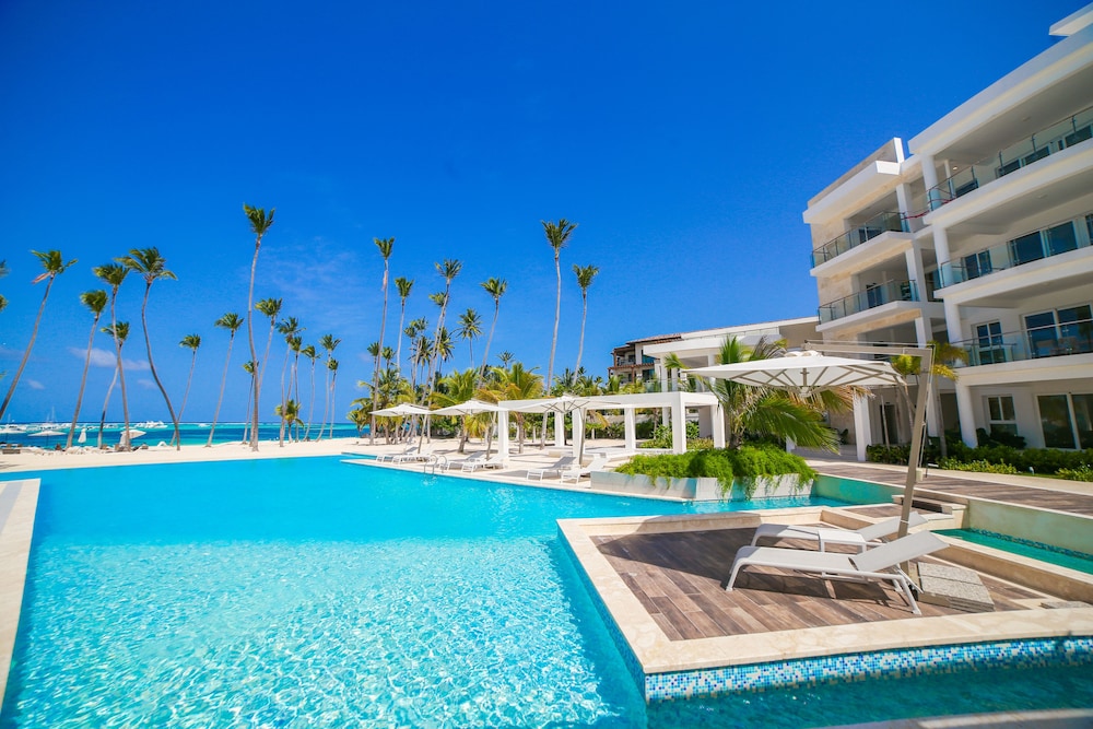 playa coral condo in paradise f22