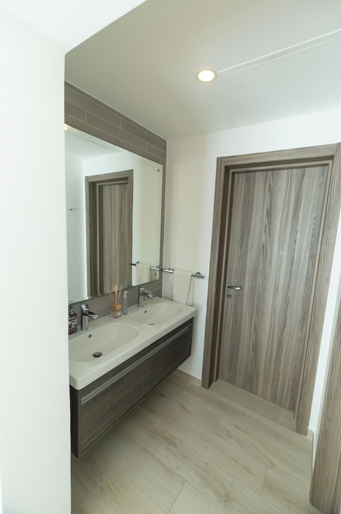 playa coral condo in paradise f22