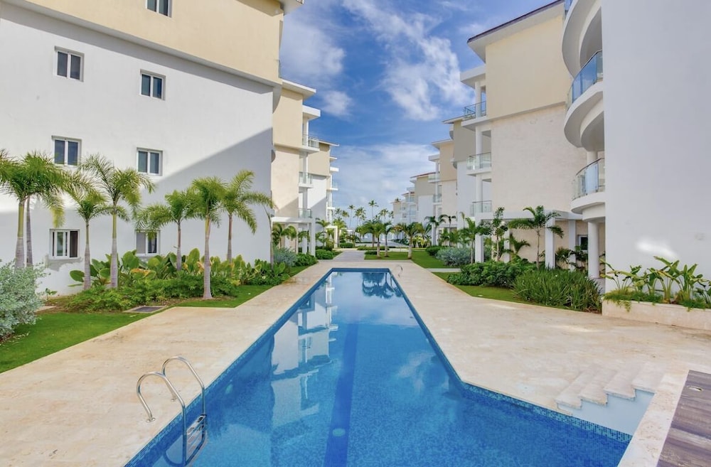 playa coral condo in paradise f22