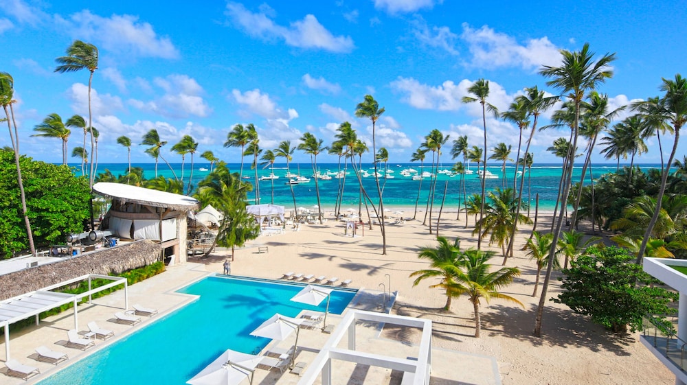 playa coral condo in paradise f22