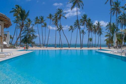 playa coral condo in paradise f22