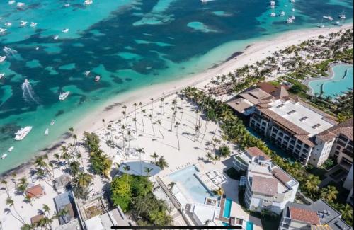playa coral condo in paradise f22