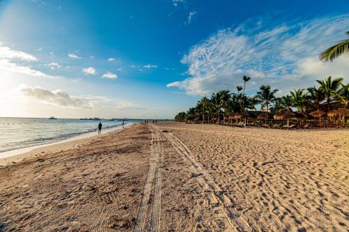 playa coral condo in paradise f22