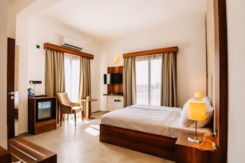 cezars airport hotel