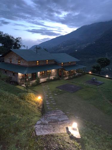 mountain lodges of nepal landruk