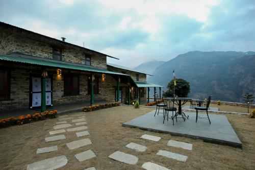 mountain lodges of nepal landruk