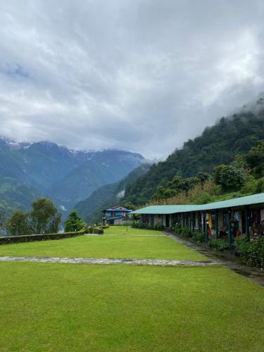 mountain lodges of nepal landruk