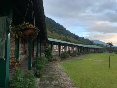 mountain lodges of nepal landruk