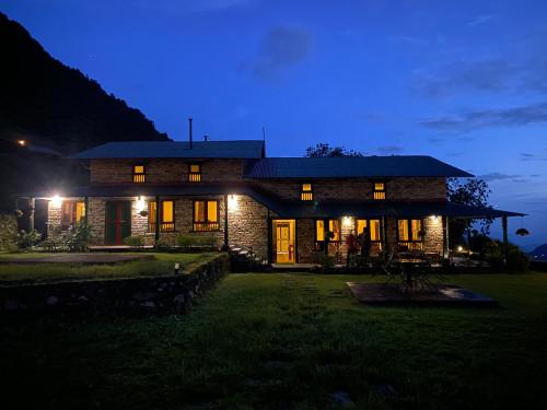 mountain lodges of nepal landruk
