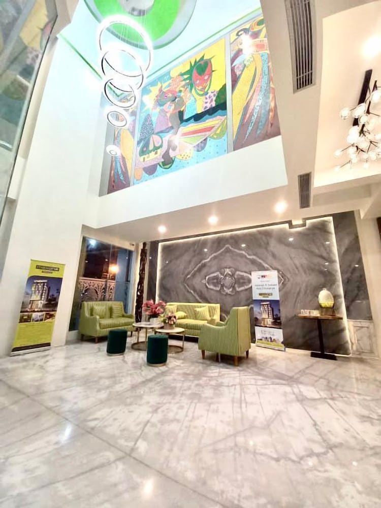 maxonehotels com at jayapura