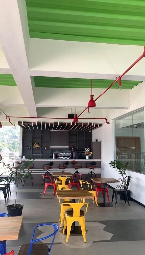 maxonehotels com at jayapura