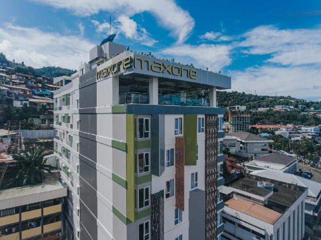 maxonehotels com at jayapura