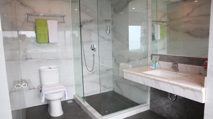 maxonehotels com at jayapura