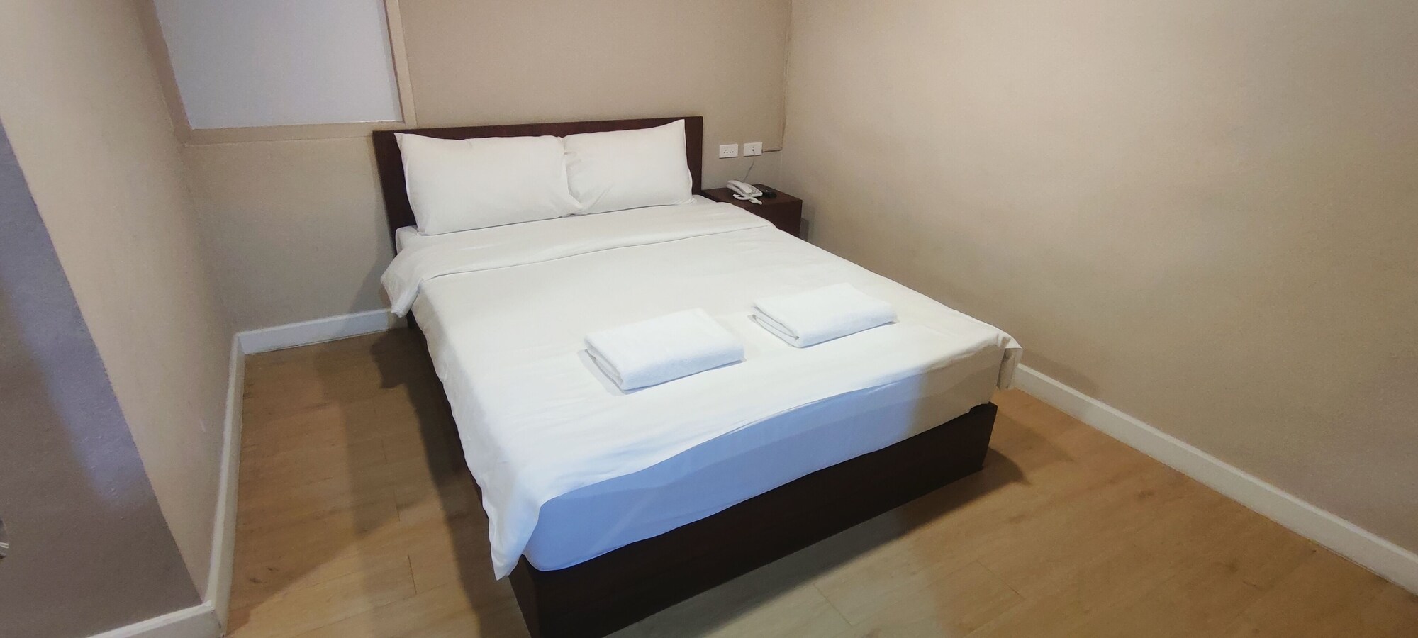 the sea bangsaen hotel