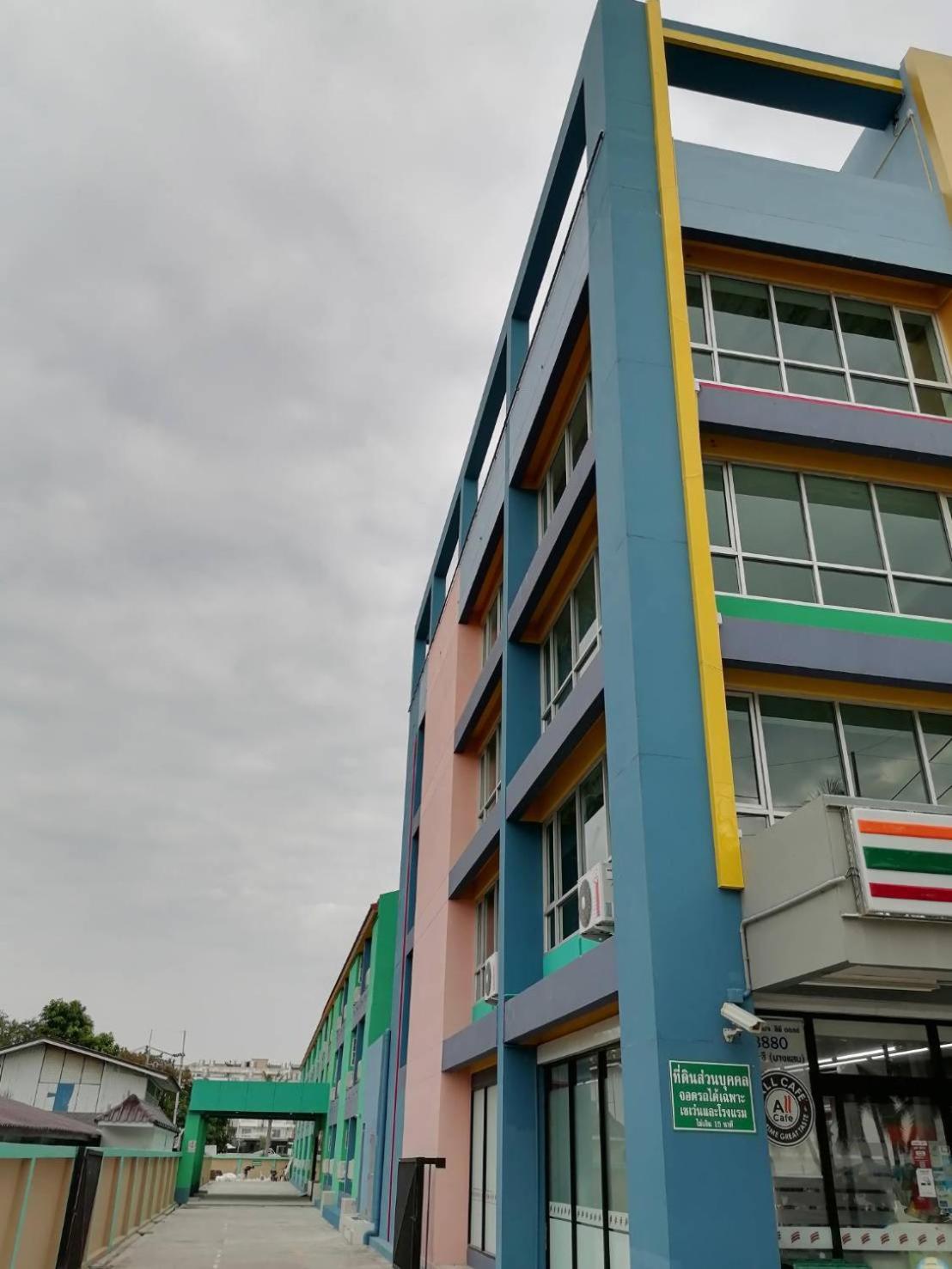 the sea bangsaen hotel