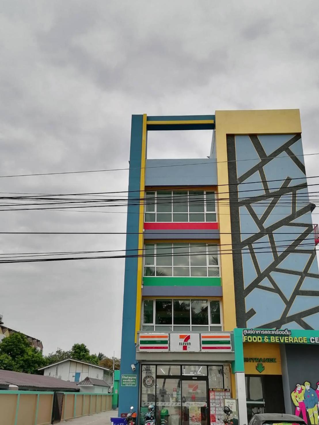 the sea bangsaen hotel