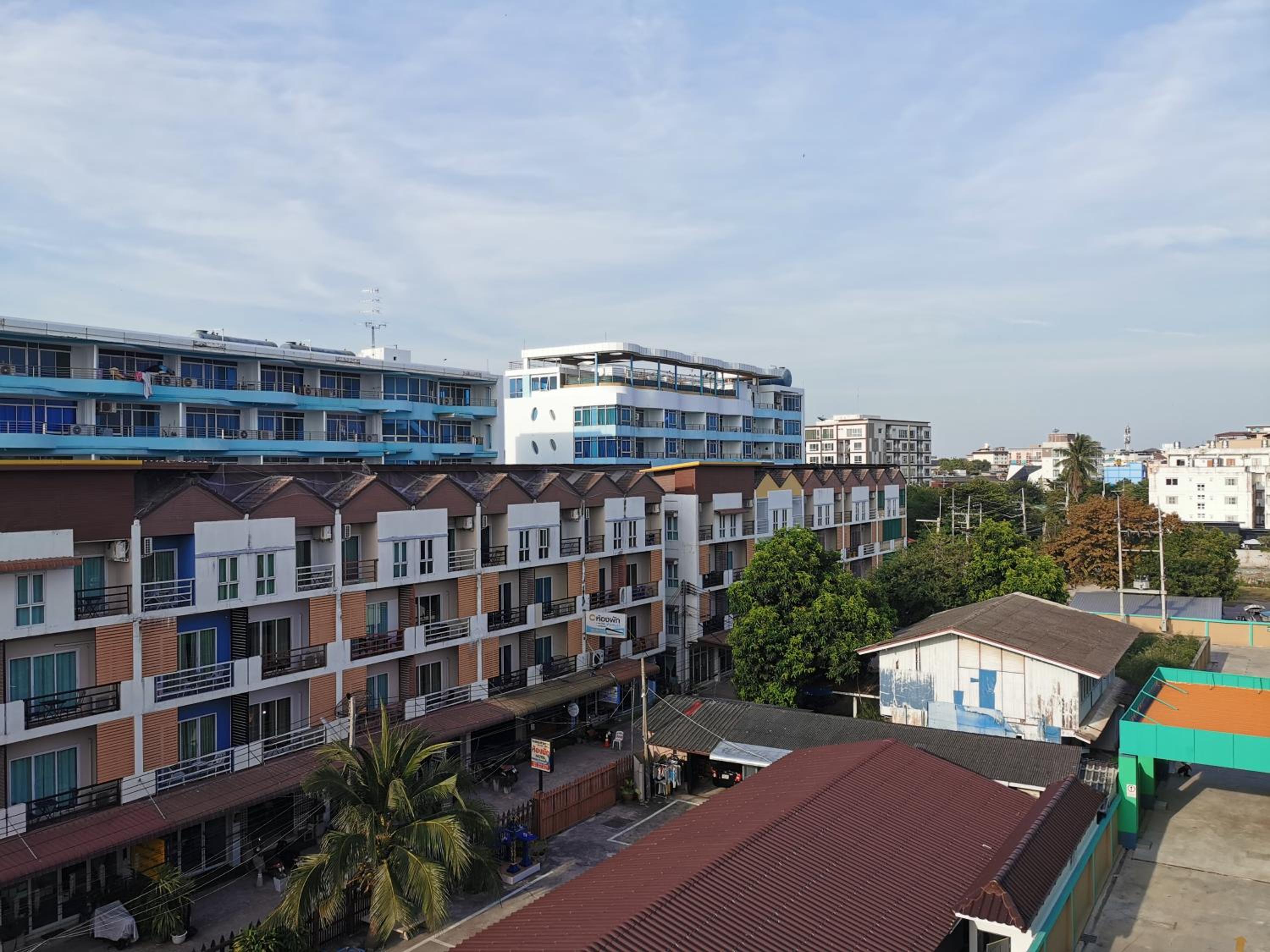 the sea bangsaen hotel