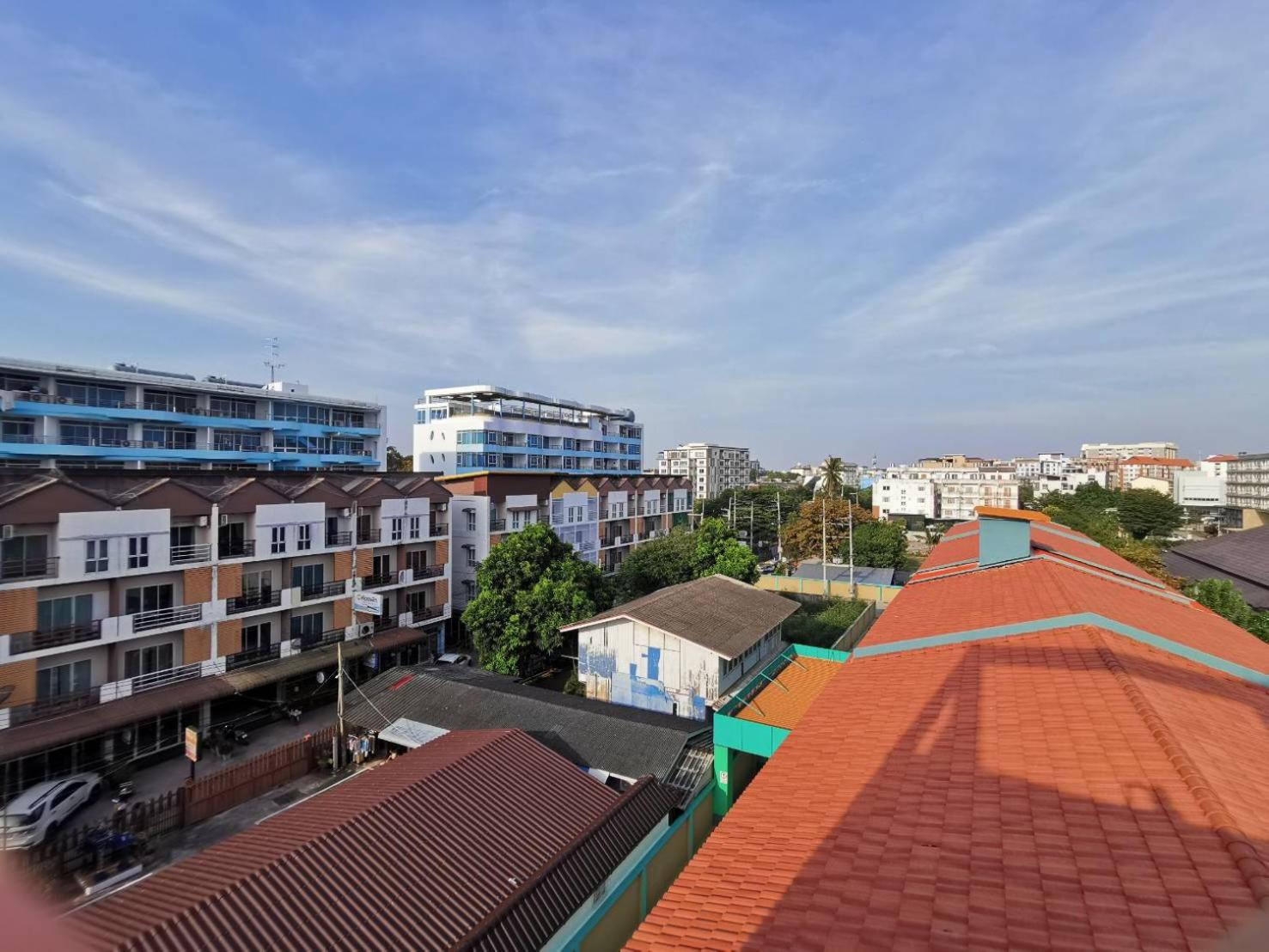 the sea bangsaen hotel