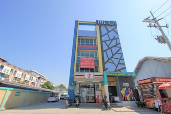 the sea bangsaen hotel