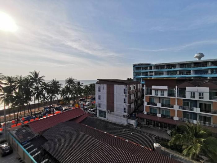 the sea bangsaen hotel