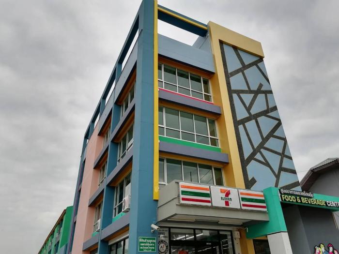 the sea bangsaen hotel