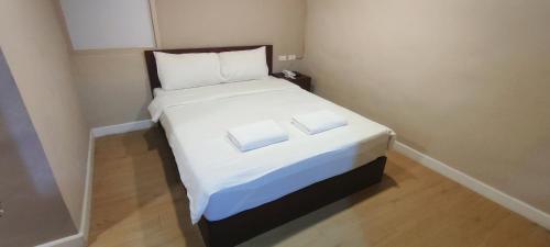 the sea bangsaen hotel