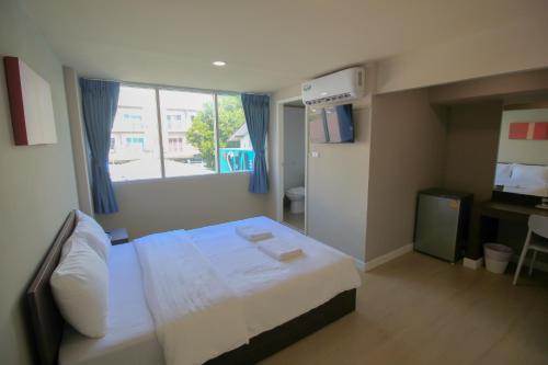 the sea bangsaen hotel
