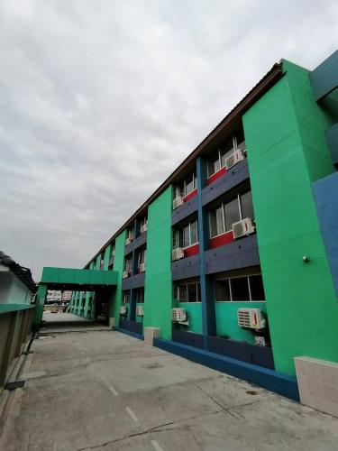 the sea bangsaen hotel