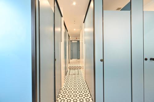 dream chaser boutique capsule hotel