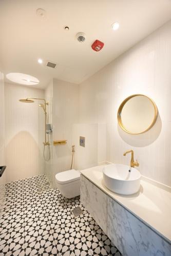 dream chaser boutique capsule hotel