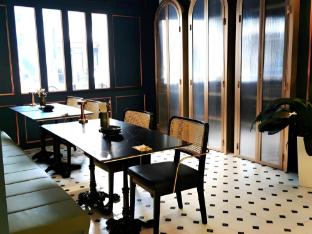 dream chaser boutique capsule hotel