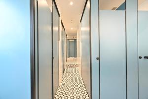 dream chaser boutique capsule hotel