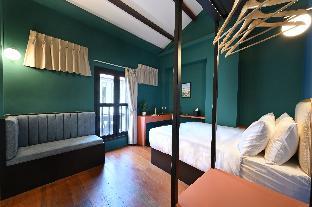 dream chaser boutique capsule hotel