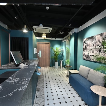 dream chaser boutique capsule hotel