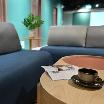 dream chaser boutique capsule hotel