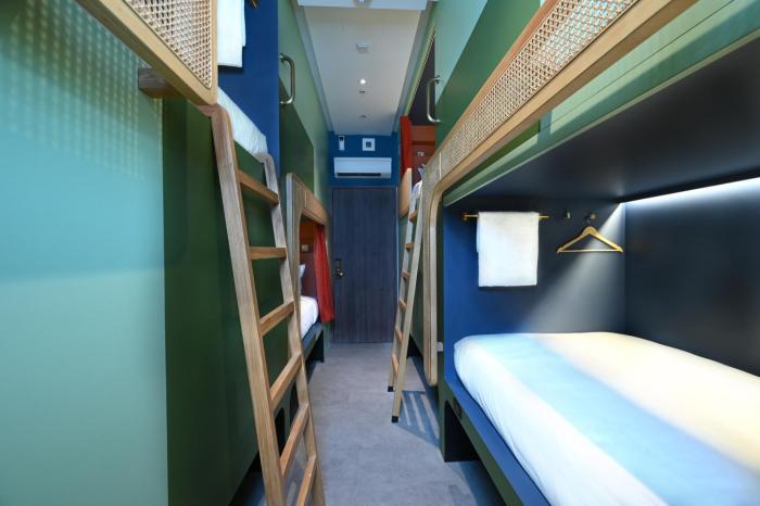 dream chaser boutique capsule hotel