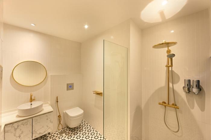 dream chaser boutique capsule hotel