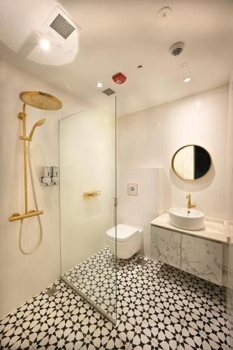 dream chaser boutique capsule hotel